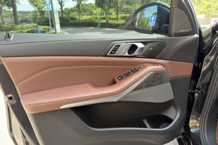 Used BMW X5 2019 xDrive30i M Sport Package Interior 1