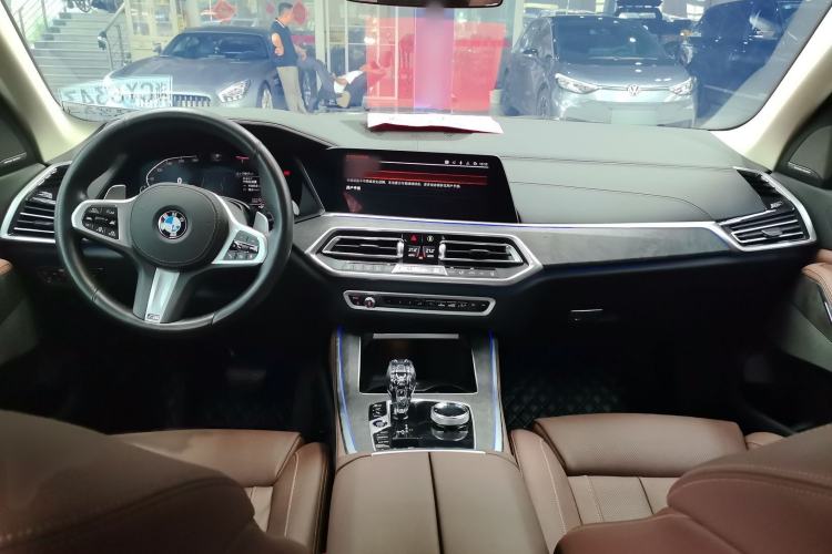 Used BMW X5 2019 xDrive40i Luxury Model with M Sport Package Interior 1