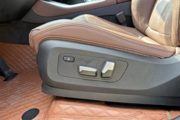 Used BMW X5 2019 xDrive30i M Sport Package Interior 10