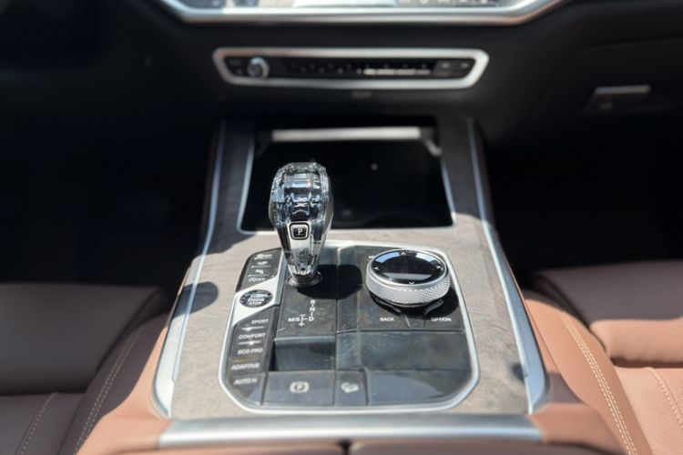 Used BMW X5 2019 xDrive40i Luxury Model with M Sport Package Interior 13