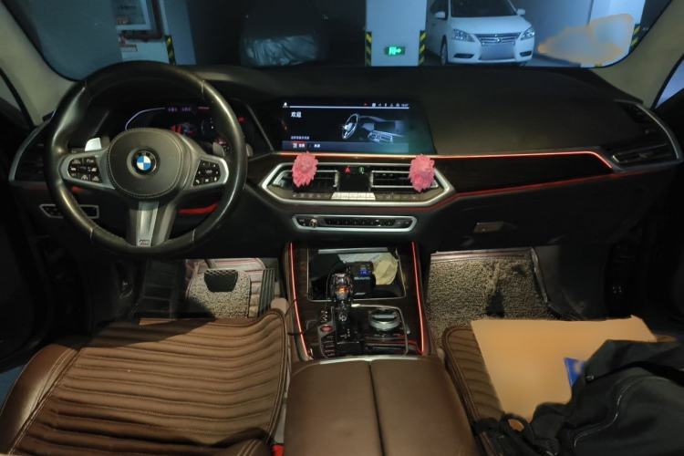 Used BMW X5 2019 xDrive40i Luxury Model with M Sport Package Interior 2