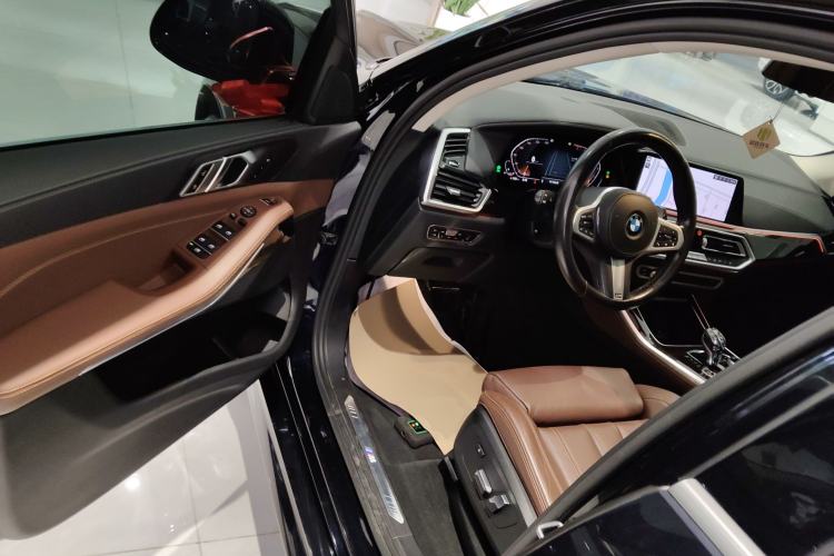 Used BMW X5 2019 xDrive40i M Sport Package Interior 3