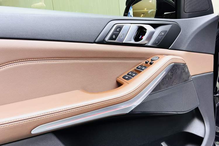 Used BMW X5 2019 xDrive40i M Sport Package Interior 3