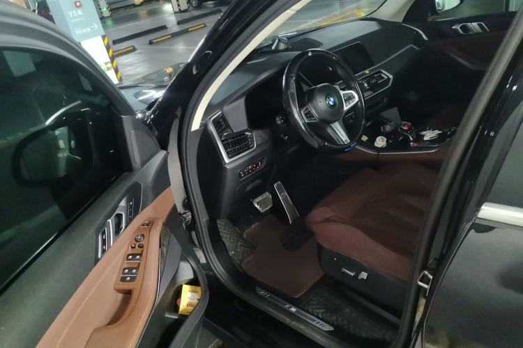 Used BMW X5 2019 xDrive40i M Sport Package Interior 3