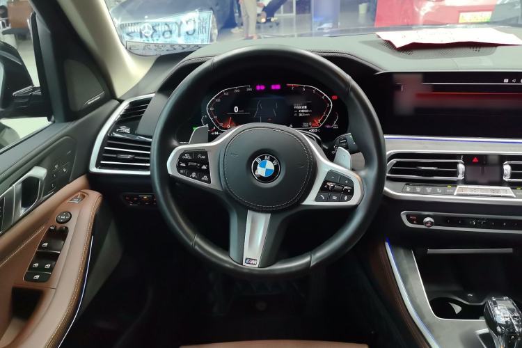 Used BMW X5 2019 xDrive40i Luxury Model with M Sport Package Interior 3