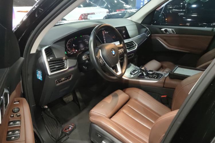 Used BMW X5 2019 xDrive40i M Sport U.S. specification Interior 3