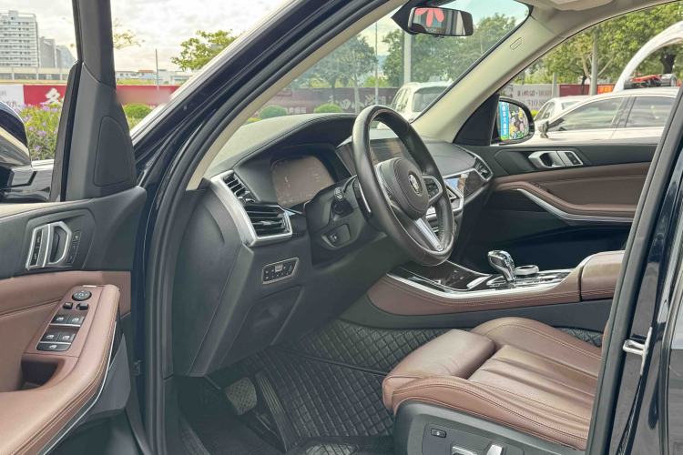 Used BMW X5 2019 xDrive40i M Sport Package Interior 3