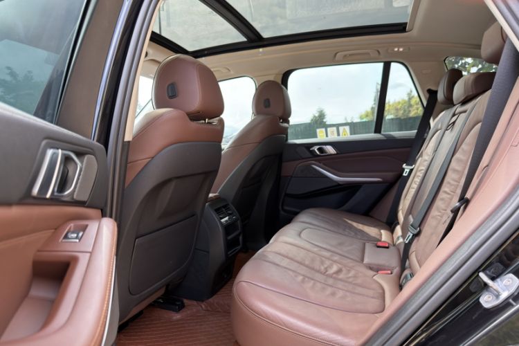 Used BMW X5 2019 xDrive30i M Sport Package Interior 4