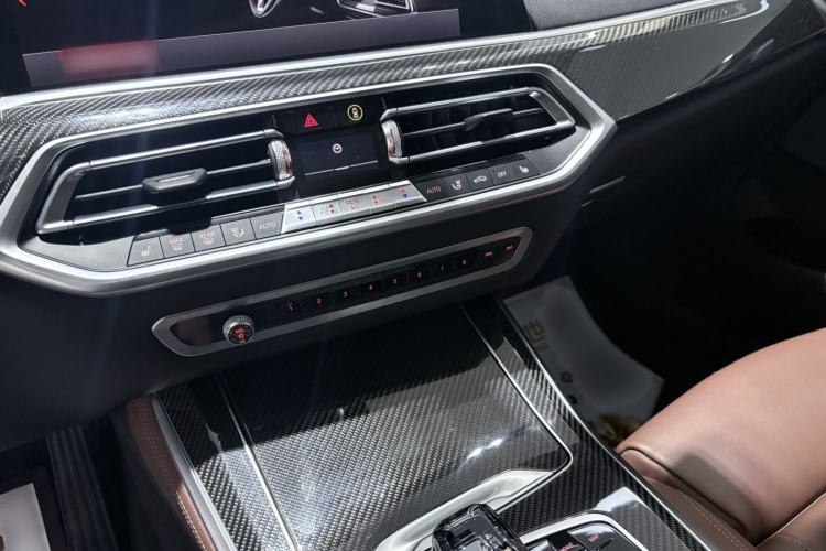Used BMW X5 2019 xDrive40i Luxury Model with M Sport Package Interior 4