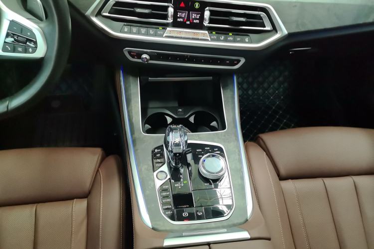Used BMW X5 2019 xDrive40i Luxury Model with M Sport Package Interior 4