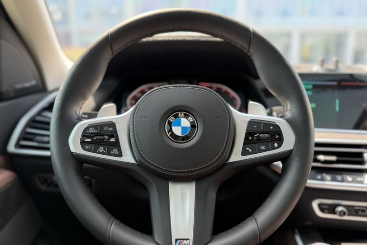 Used BMW X5 2019 xDrive40i Luxury Model with M Sport Package Interior 7