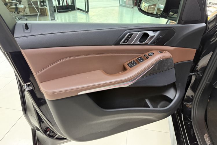 Used BMW X5 2019 xDrive40i M Sport Package Interior 8