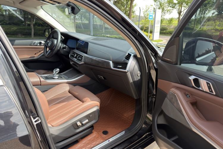 Used BMW X5 2019 xDrive30i M Sport Package Interior 9
