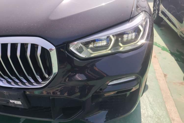 Used BMW X5 2019 xDrive40i Luxury Model with M Sport Package Left Front Headlight