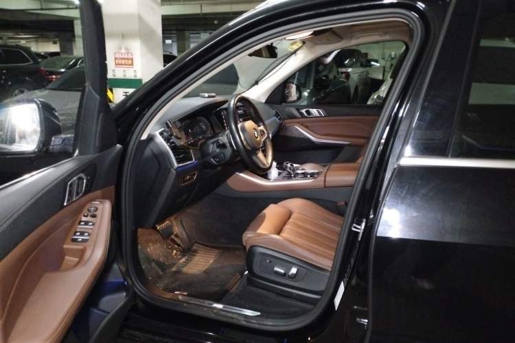 Used BMW X5 2019 xDrive30i M Sport Package Left Front Seat