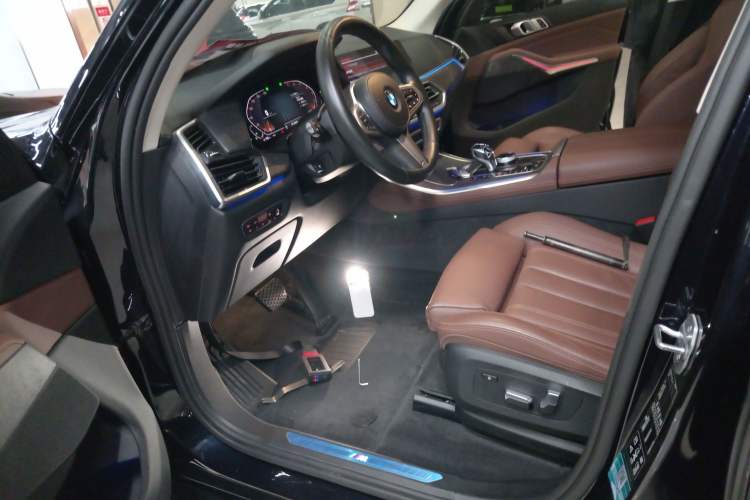 Used BMW X5 2019 xDrive40i M Sport Package Left Front Seat