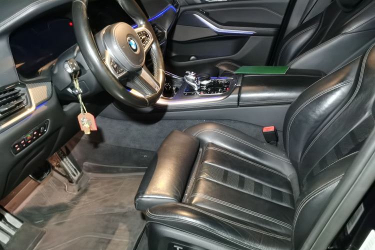 Used BMW X5 2019 xDrive40i Luxury Model with M Sport Package Left Front Seat