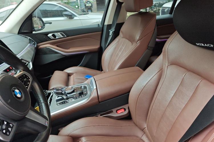 Used BMW X5 2019 xDrive40i Luxury Model with M Sport Package Left Front Seat