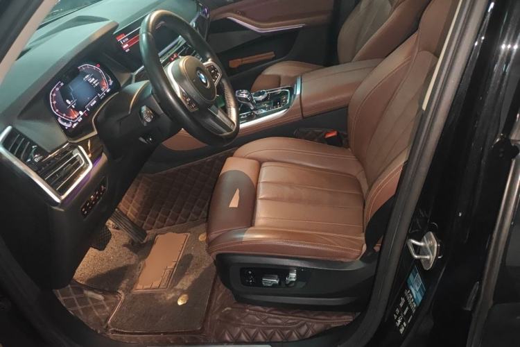 Used BMW X5 2019 xDrive40i Luxury Model with M Sport Package Left Front Seat