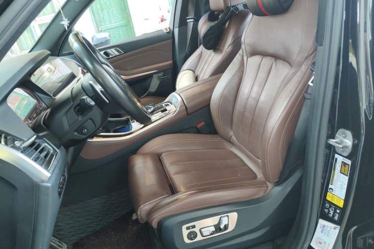 Used BMW X5 2019 xDrive40i M Sport U.S. specification Left Front Seat