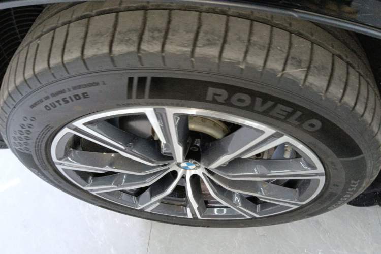 Used BMW X5 2019 xDrive40i M Sport Package Left Front Wheel Hub
