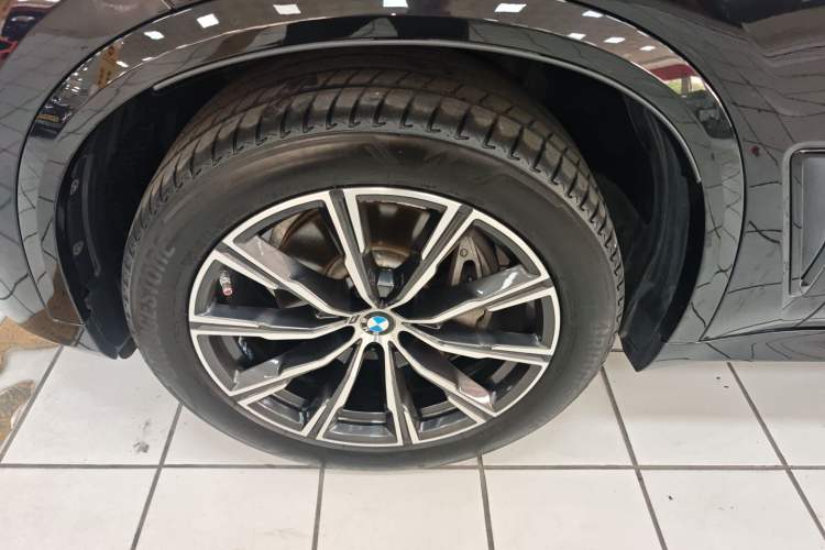 Used BMW X5 2019 xDrive40i M Sport Package Left Front Wheel Hub