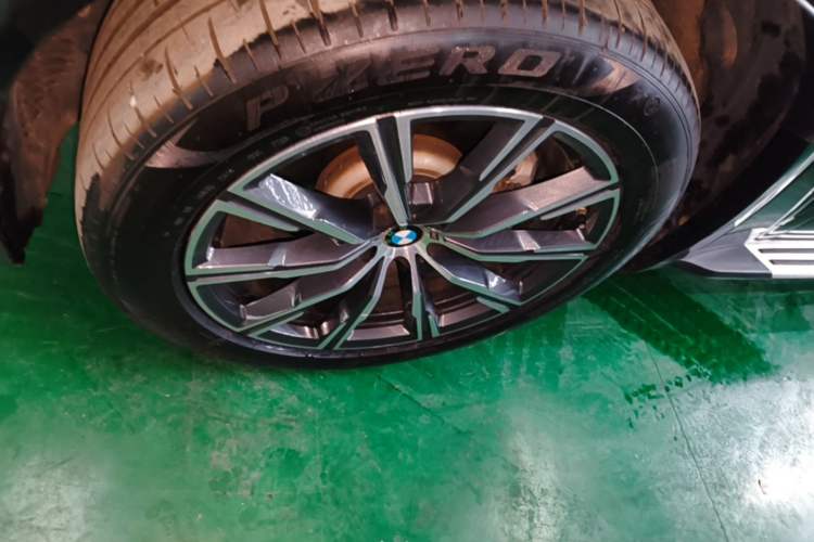 Used BMW X5 2019 xDrive30i M Sport Package Left Front Wheel Hub