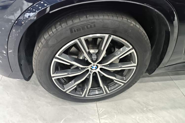 Used BMW X5 2019 xDrive40i M Sport Package Left Front Wheel Hub