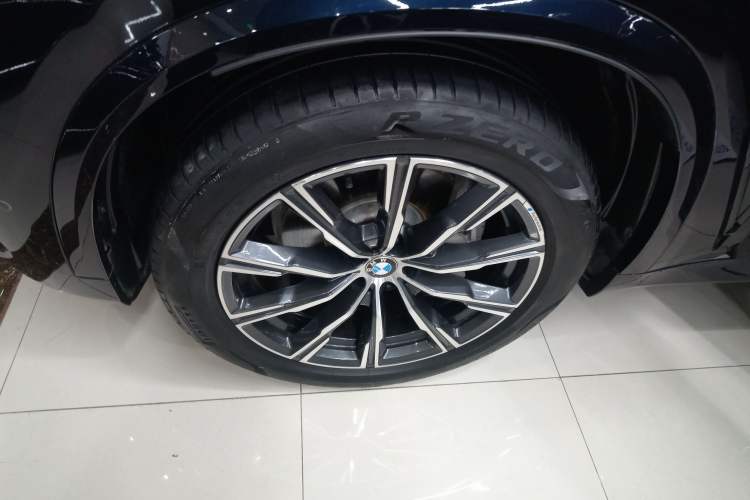 Used BMW X5 2019 xDrive40i M Sport Package Left Front Wheel Hub