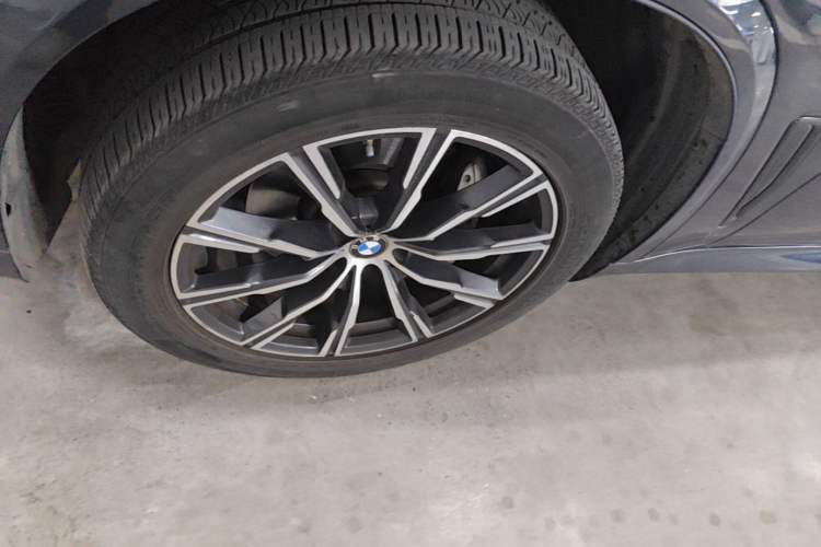 Used BMW X5 2019 xDrive40i M Sport Package Left Front Wheel Hub