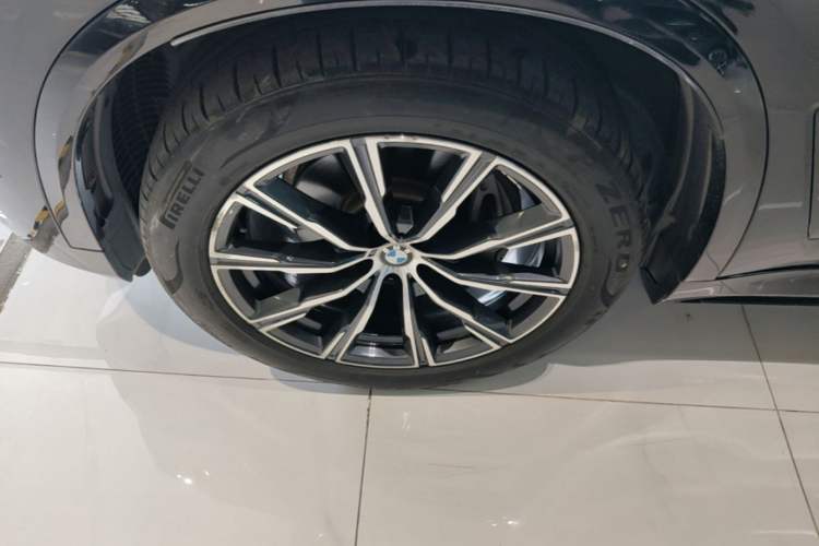 Used BMW X5 2019 xDrive40i M Sport Package Left Front Wheel Hub