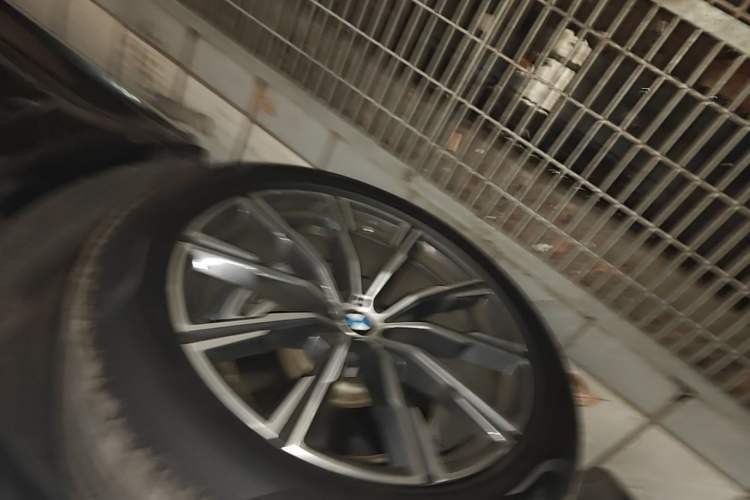 Used BMW X5 2019 xDrive40i M Sport Package Left Front Wheel Hub