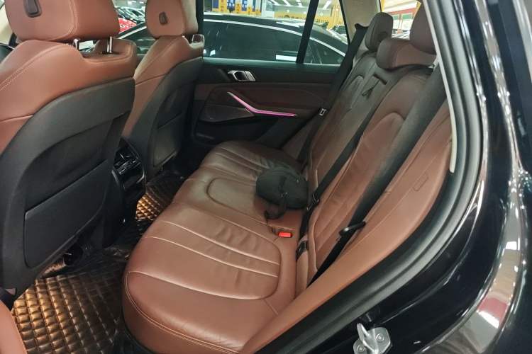 Used BMW X5 2019 xDrive40i M Sport Package Left Rear Seat