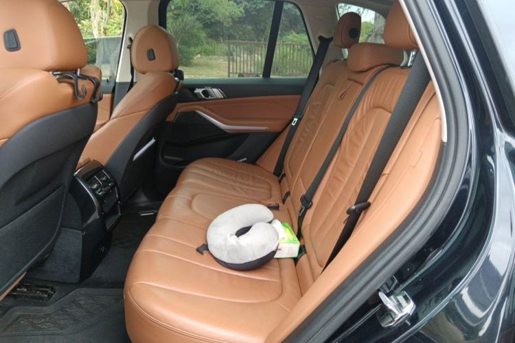 Used BMW X5 2019 xDrive40i M Sport Package Left Rear Seat
