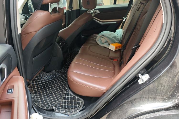 Used BMW X5 2019 xDrive40i M Sport Package Left Rear Seat