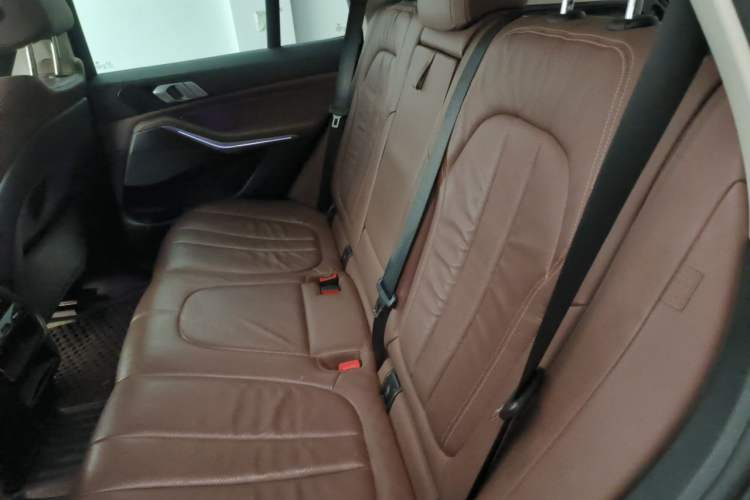 Used BMW X5 2019 xDrive40i M Sport Package Left Rear Seat
