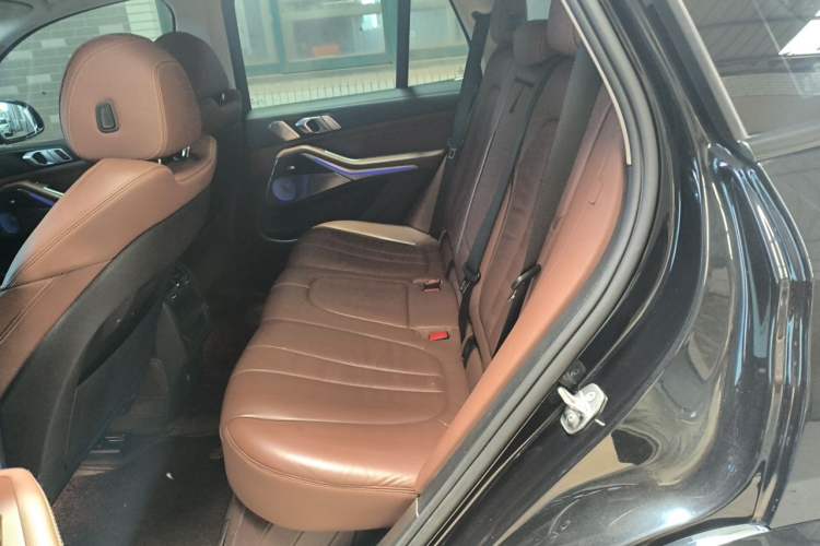 Used BMW X5 2019 xDrive40i M Sport Package Left Rear Seat