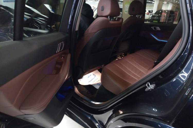 Used BMW X5 2019 xDrive40i M Sport Package Left Rear Seat