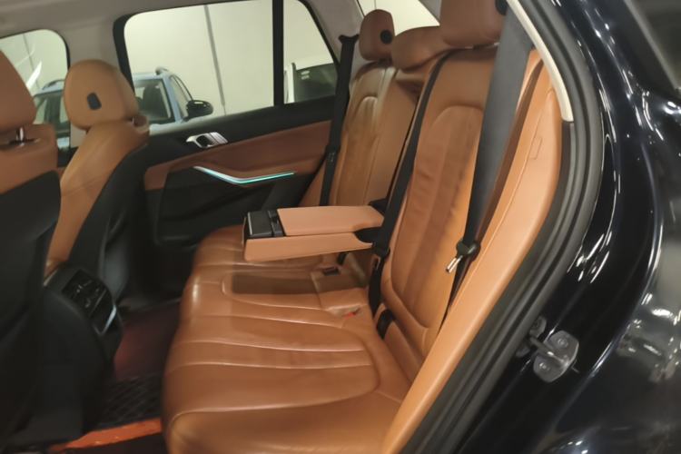 Used BMW X5 2019 xDrive40i M Sport Package Left Rear Seat
