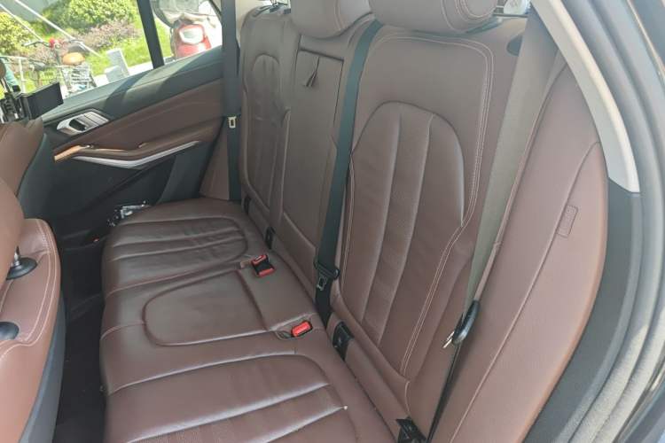 Used BMW X5 2019 xDrive40i M Sport Package Left Rear Seat