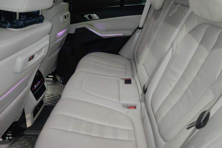 Used BMW X5 2019 xDrive40i Luxury Model with M Sport Package Left Rear Seat