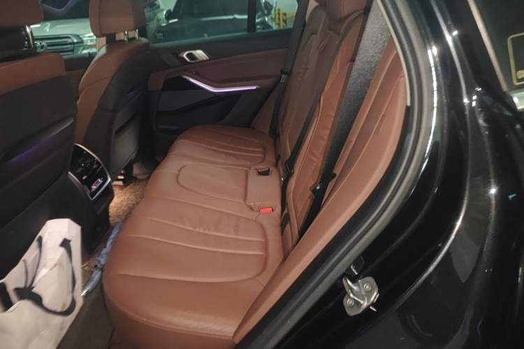 Used BMW X5 2019 xDrive40i Luxury Model with M Sport Package Left Rear Seat