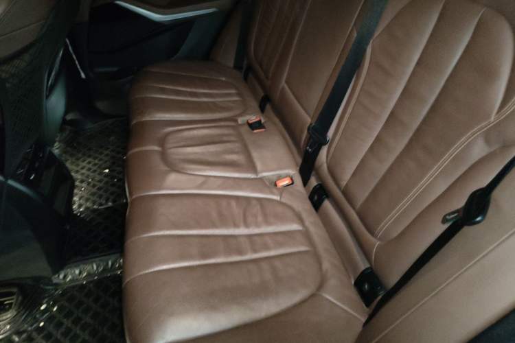 Used BMW X5 2019 xDrive40i M Sport Package Left Rear Seat