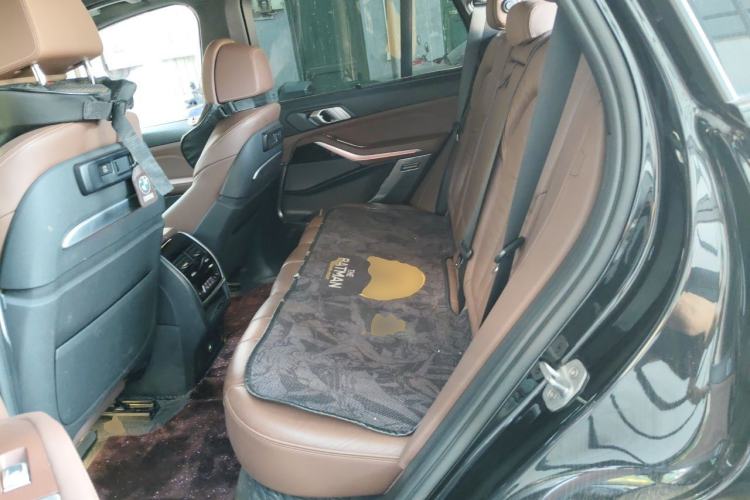 Used BMW X5 2019 xDrive40i M Sport U.S. specification Left Rear Seat