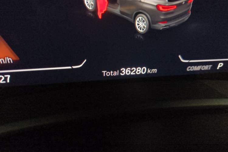Used BMW X5  Odometer Close Up