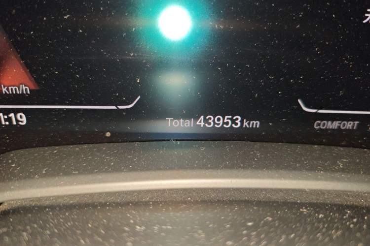 Used BMW X5 2019 xDrive40i M Sport Package Odometer Close Up