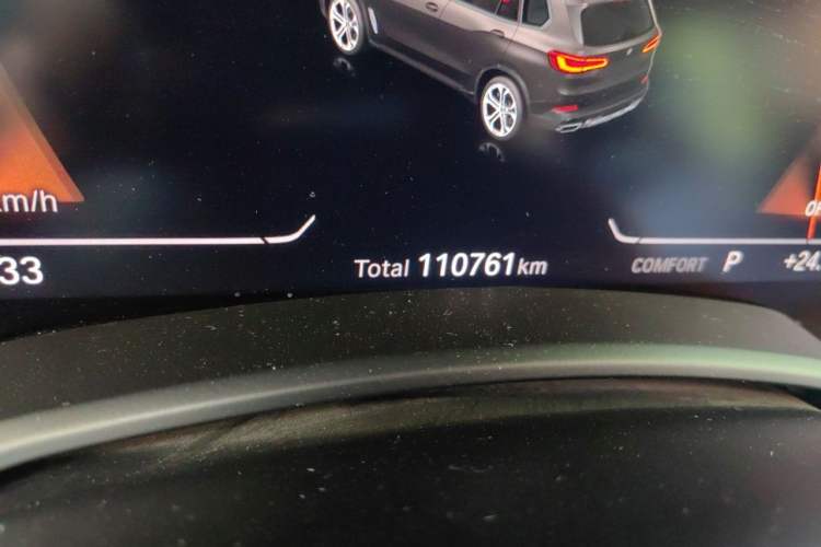 Used BMW X5  Odometer Close Up