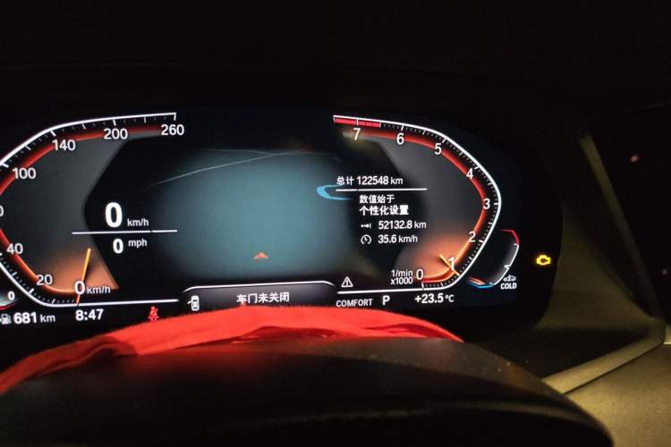 Used BMW X5 2019 xDrive40i M Sport Package Odometer Close Up