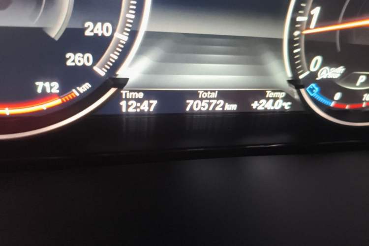 Used BMW X5  Odometer Close Up