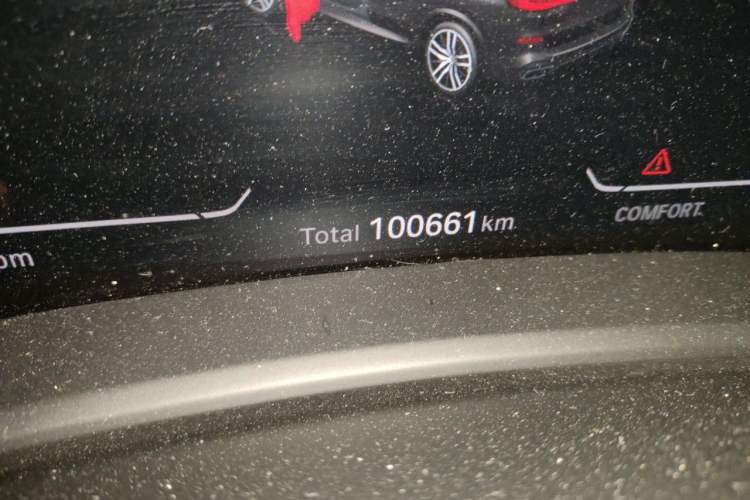 Used BMW X5  Odometer Close Up